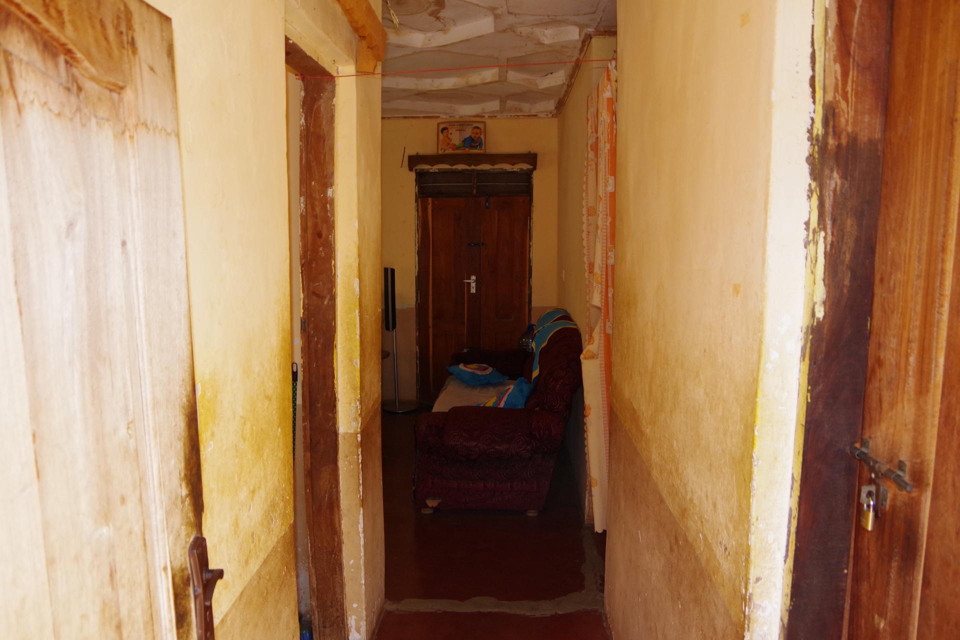 Dans la maison