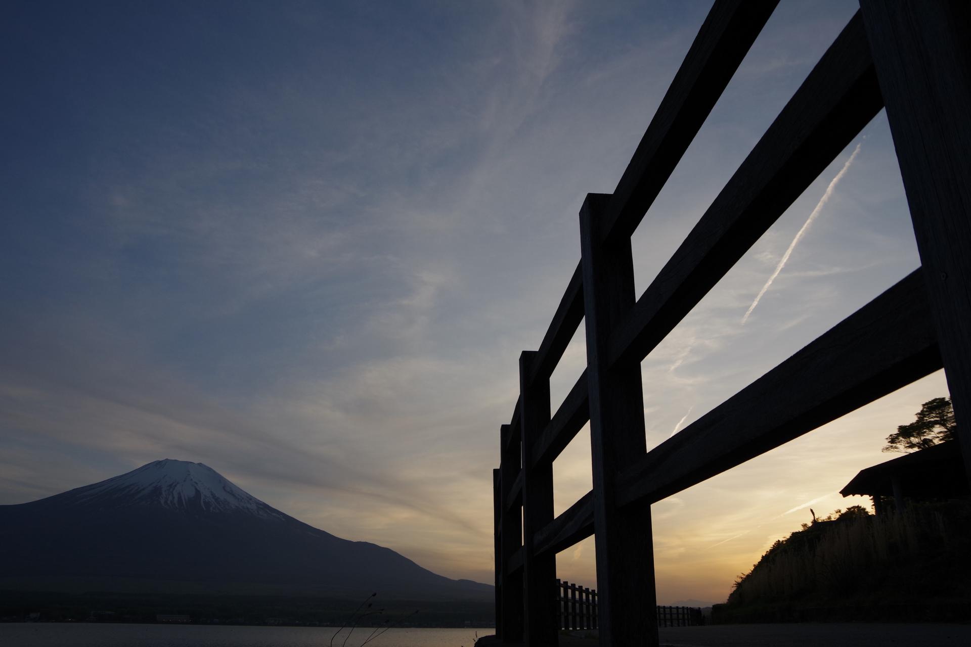 Yamanaka lake mt Fuji sunset