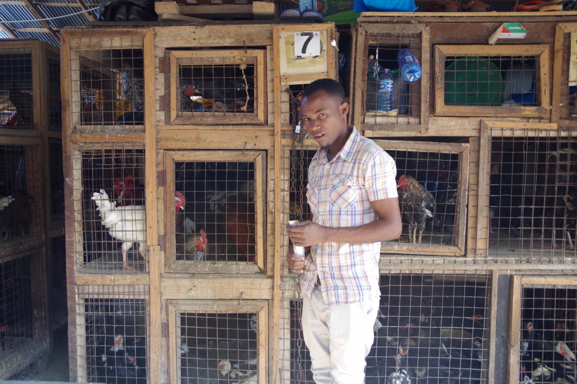 Vendeur de poules à Dar Es Salaam