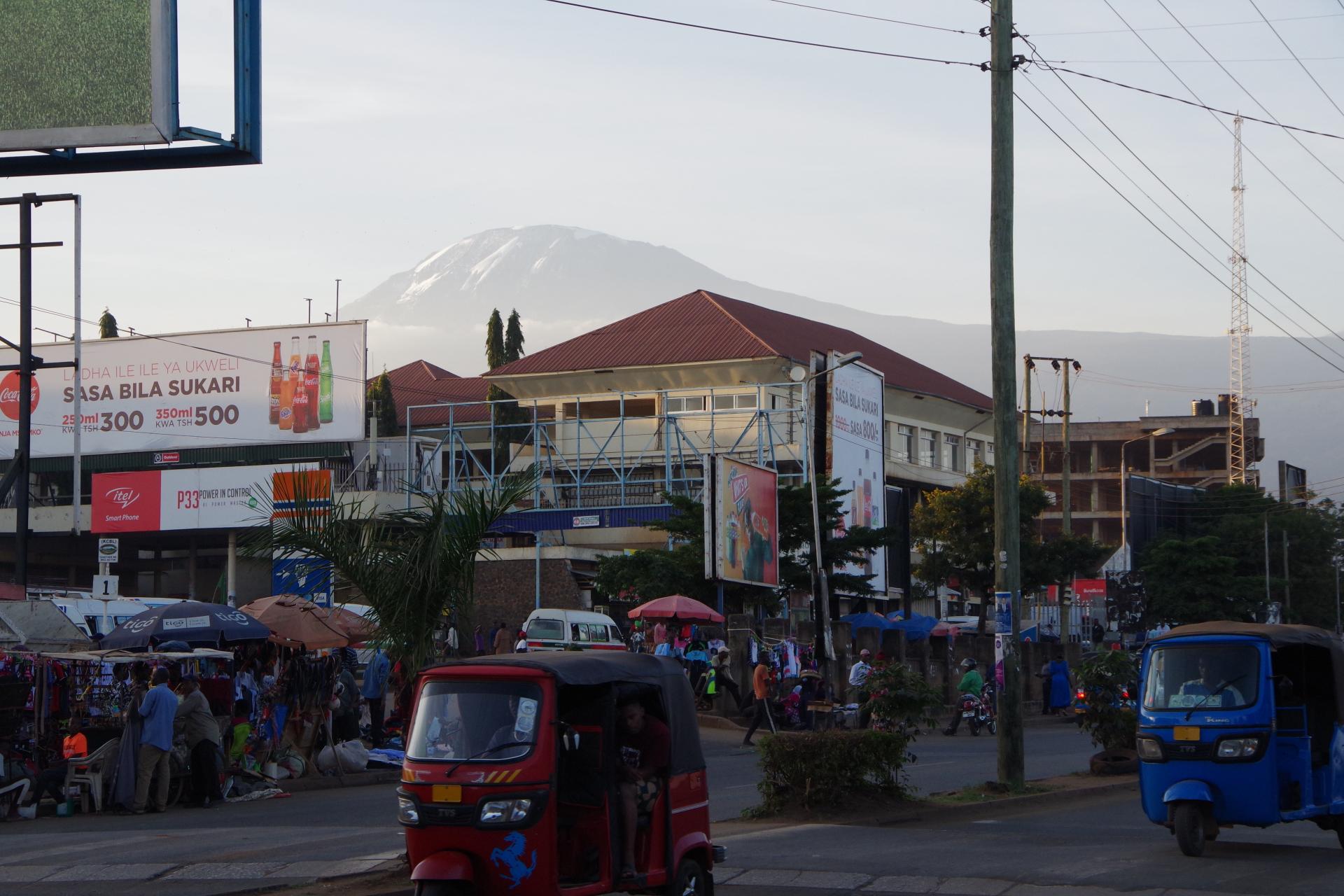 Kilimanjaro depuis la station du bus