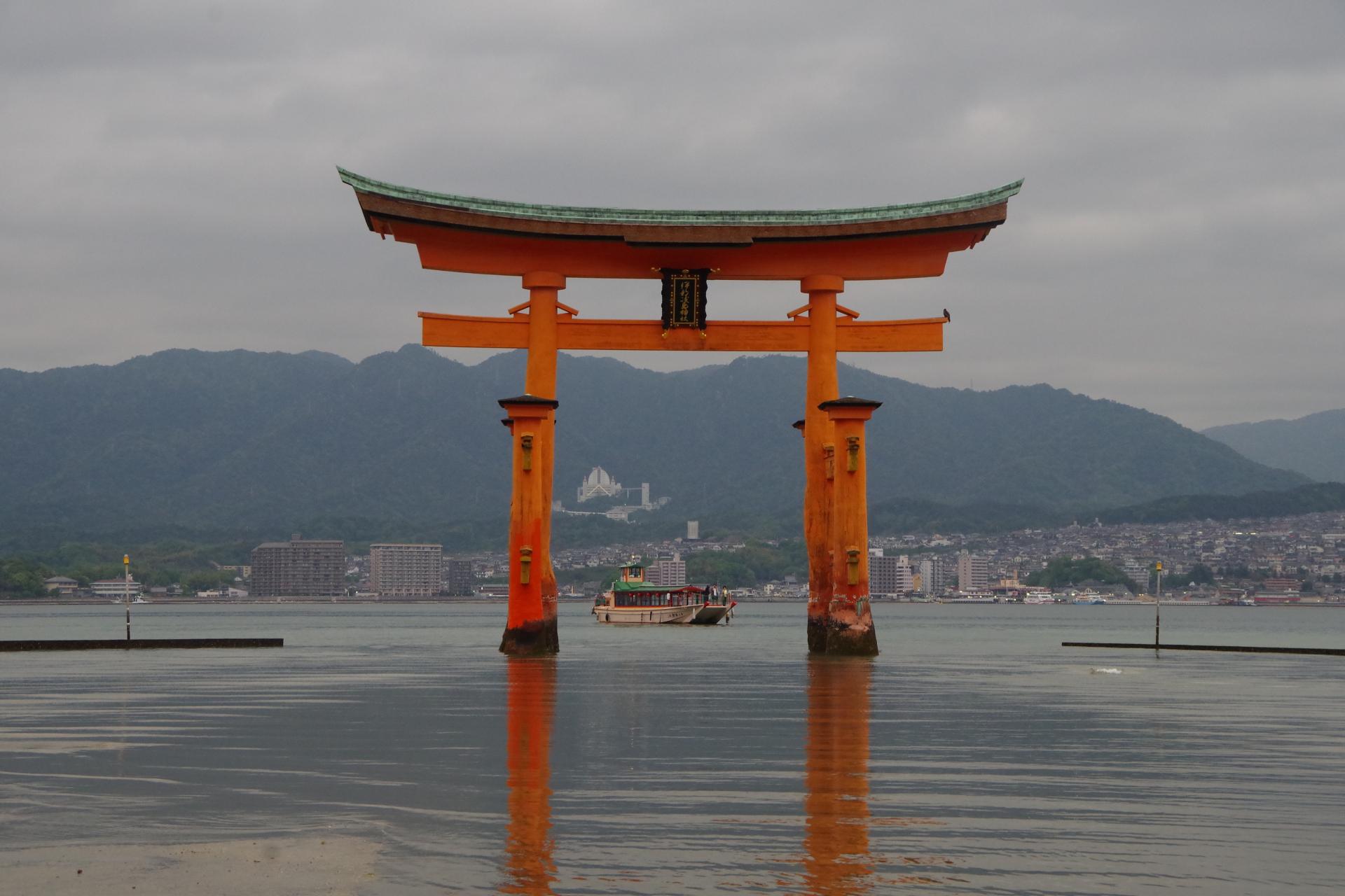 Miyajima island itsukushima